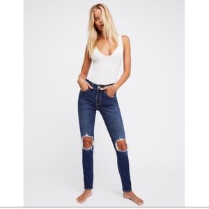 Free People Busted Knee Skinny Jeans 25